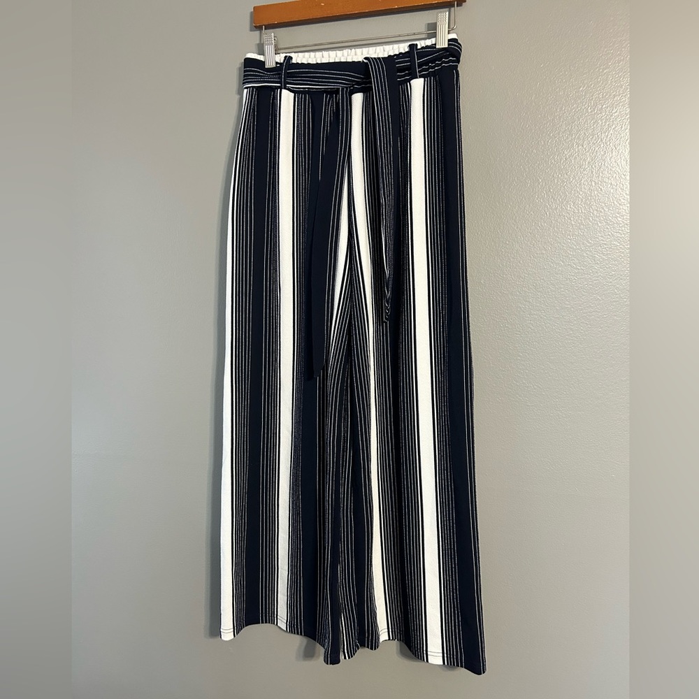 Sweet Rain bold striped wide leg pants size‎ small black, and white with belt